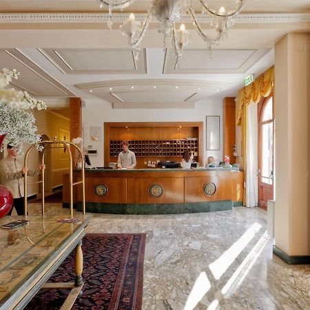 伊尔可利尼萨维酒店 蒙特卡蒂尼泰尔梅 外观 照片